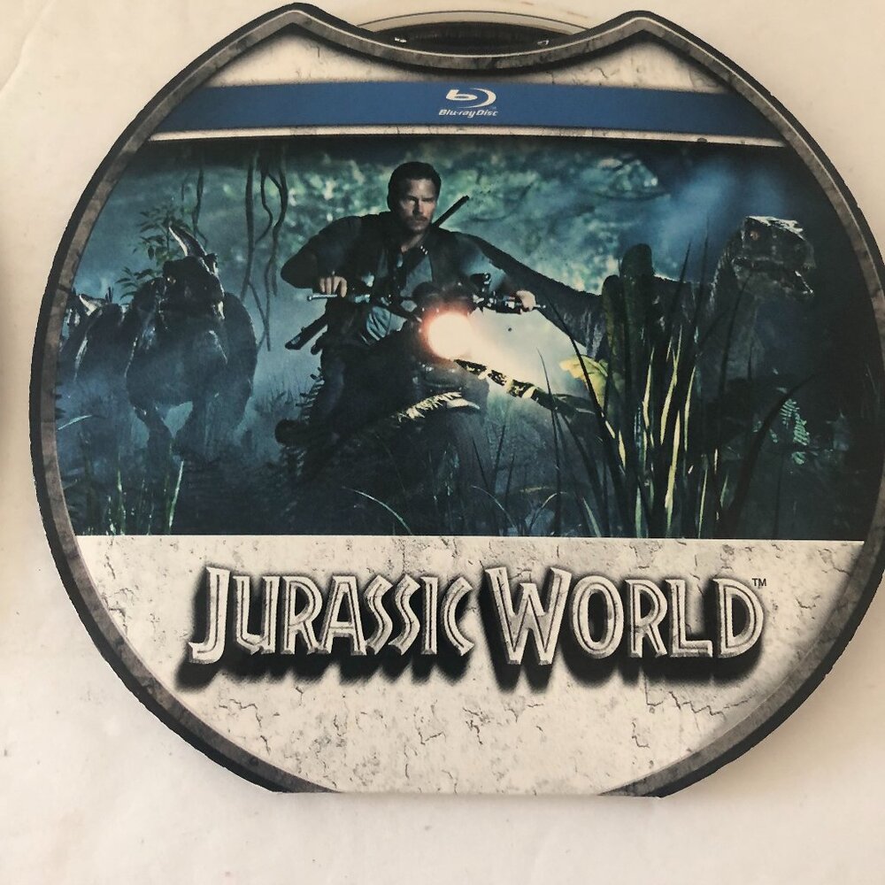 Jurassic World 2 Discs (1 Anamorphic Widescreen DVD / 1 Widescreen Blu-ray 2015